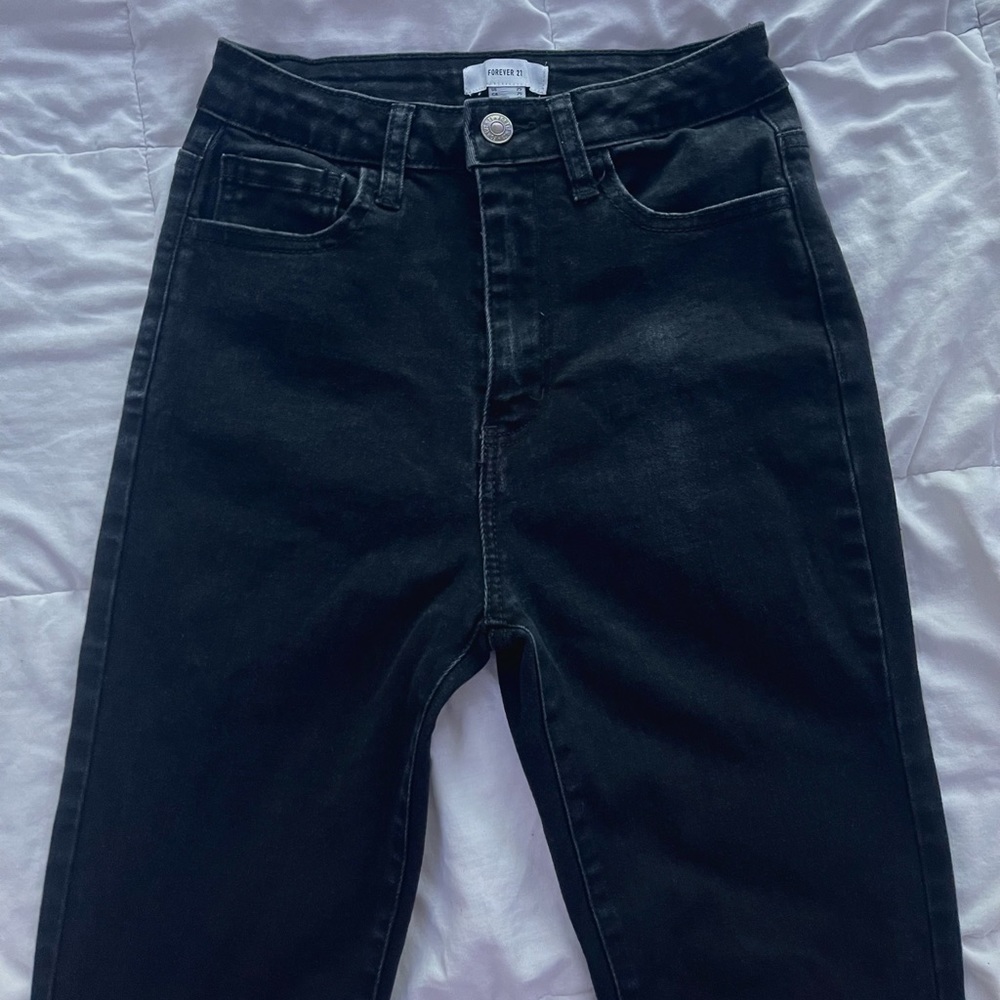 Forever 21 Skinny black jeans. Woman 25